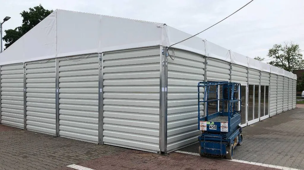 Raktársátor trapézlemezes oldalfallal, 10 méteres szélességű kivitel