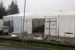 Ajánljuk cégeknek telephelyre, munkaterületre, mindenhova ahol nincs lehetőség raktár építésére, ahol gyorsan, olcsón szeretnék termékeiket idényszerűen elhelyezni vagy egyszerűen csak fedett munkater - kiskép