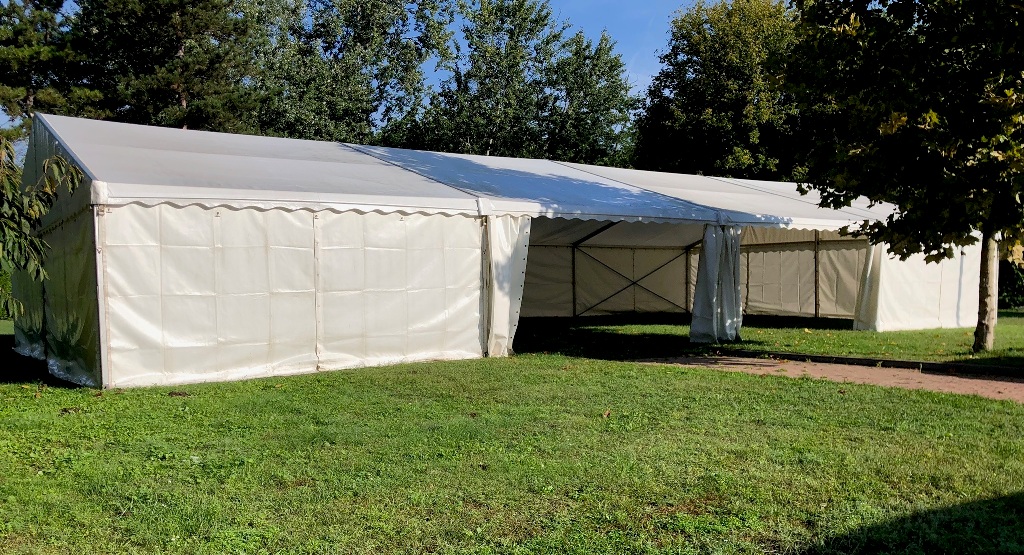 Hogyan segít a sátorraktár az áruváltozások megelőzésében?